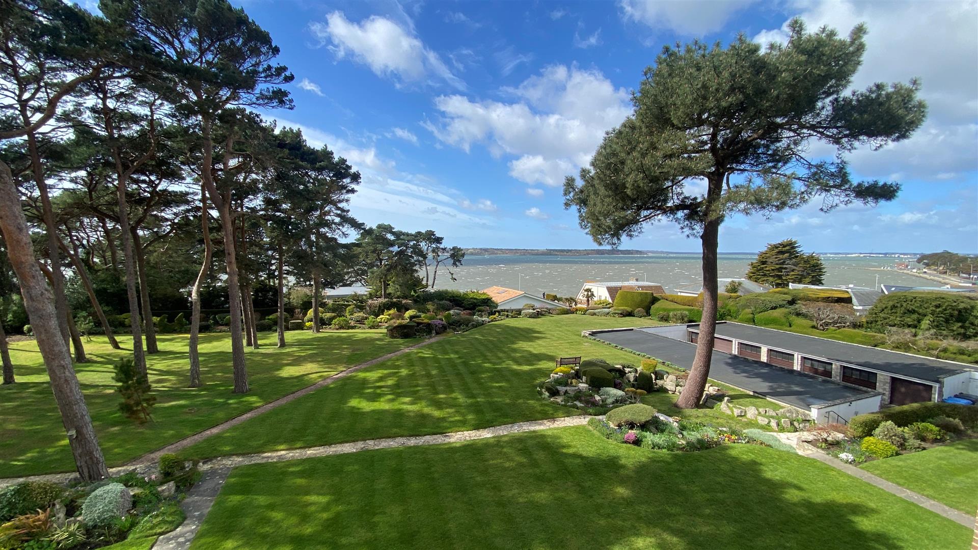 2 Bedroom Apartment Brudenell Road, Sandbanks